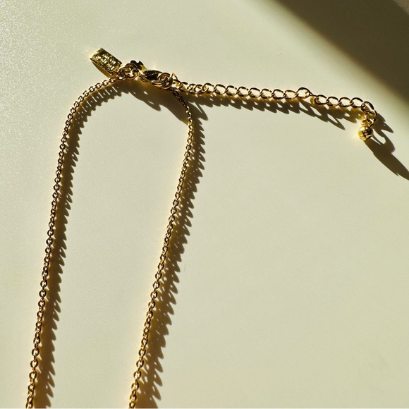 β
Kate Spade New York Gold-Tone Teardrop Crystal Pendant Necklace β
- Picture 9 of 17